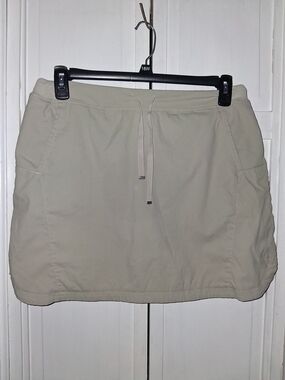 Halcyon Casual Drawstring Mini Golf/Tennis Skirt in Light Khaki